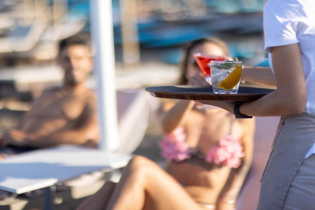 מלון Agia Marina Giannoulis - Santa Marina Plaza (Adults Only) מראה חיצוני תמונה